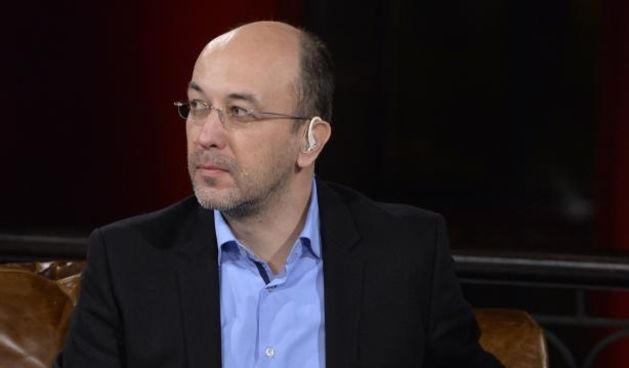 Izvjestavanje televizijskih kuca o rezultatima parlamentarnih izbora. Studio RTL-a u kavani Johann Franck na Trgu bana Jelacica. Kresimir Macan. Photo: Marko Lukunic/PIXSELL