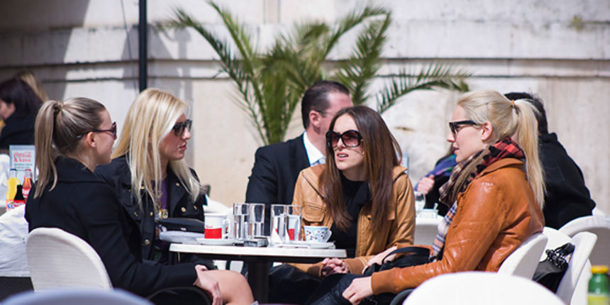 Đir po gradu 21. ožujka 2011., prijateljice, žene, kava (foto:Saša Čuka)