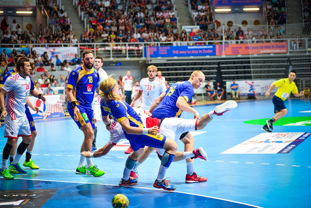 U doista sjajnoj atmosferi koju je stvorilo oko 5000 navijača iz cijele Hrvatske, naši su rukometni reprezentativci remizirali sa Švedskom i to s rezultatom 25-25. Bila je to ‘kaubojima’ pretposljednja pripremna utakmica uoči Olimpijskih igara