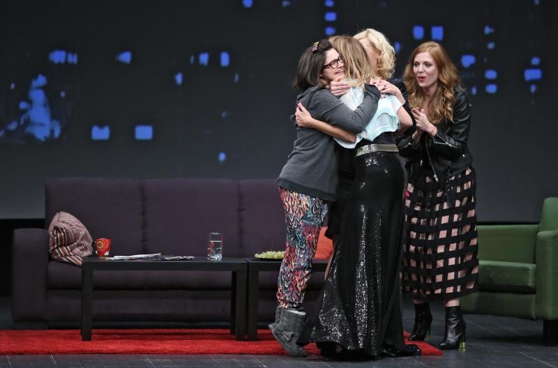 Zagreb – U kazalistu Vidra odrzana je premijera predstave 5zena.com u reziji Renea Bitorajca. Photo: Sanjin Strukic/PIXSELL Autor  Sanjin Strukic/PIXSELL Ključne riječi  Rene Bitorajac, Natasa Janjic, Natasa Dangubic, Nina Erak-Svrtan, com, kazaliste, vid