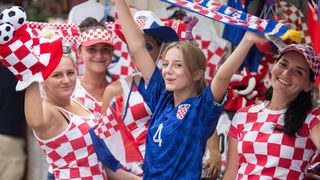 Hrvatski navijači okupirali Lens uoči utakmice s Portugalom, Photo: PIXSELL Hrvatski navijači okupirali Lens uoči utakmice s Portugalom, Photo: PIXSELL