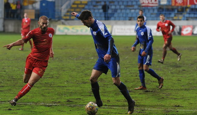 Zadar, 081212.
Stadion na Stanovima. 
19. kolo 1. HNL. 
Utakmica NK Zadar – NK Split.
Na fotografiji: Mrsic (s loptom).
Foto: Luka Gerlanc / CROPIX