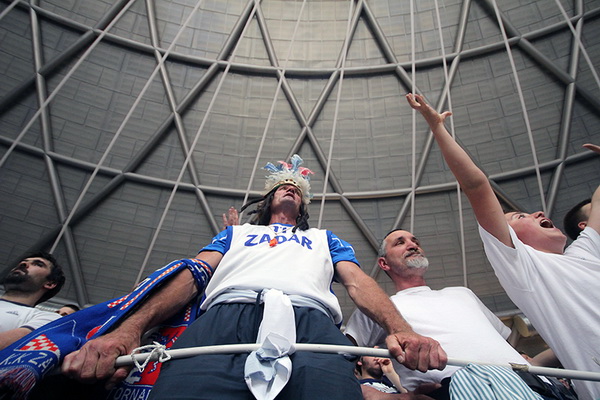 Najbolji navijači na svitu na utakmici Zadar-Cibona, Foto: Mia Čop Najbolji navijači na svitu na utakmici Zadar-Cibona, Foto: Mia Čop