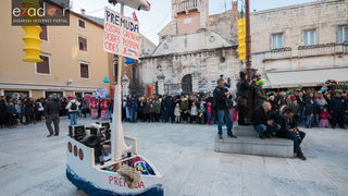 Zadarski karneval 2018: Povorka maškaranih skupina od Gradskih vrata preko Foruma do Narodnog trga Zadarski karneval 2018: Povorka maškaranih skupina od Gradskih vrata preko Foruma do Narodnog trga