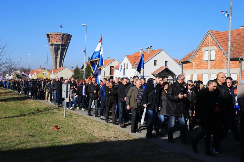 Image 380833 (auto) Image 380833 (auto)