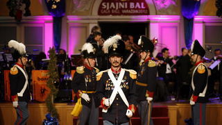 Varazdin, 030212.
U varazdinskom HNK odrzava se 19. Sjajni bal grada Varazdina, koji ugoscuje mnoge poznate uzvanike, od uglednih diplomata, glumaca, gospodarstvenika i politicara.
Pregrst baroknih specijaliteta za ovogodisnji bal spremili su zlatni kuhar Varazdin, 030212.
U varazdinskom HNK odrzava se 19. Sjajni bal grada Varazdina, koji ugoscuje mnoge poznate uzvanike, od uglednih diplomata, glumaca, gospodarstvenika i politicara.
Pregrst baroknih specijaliteta za ovogodisnji bal spremili su zlatni kuhar