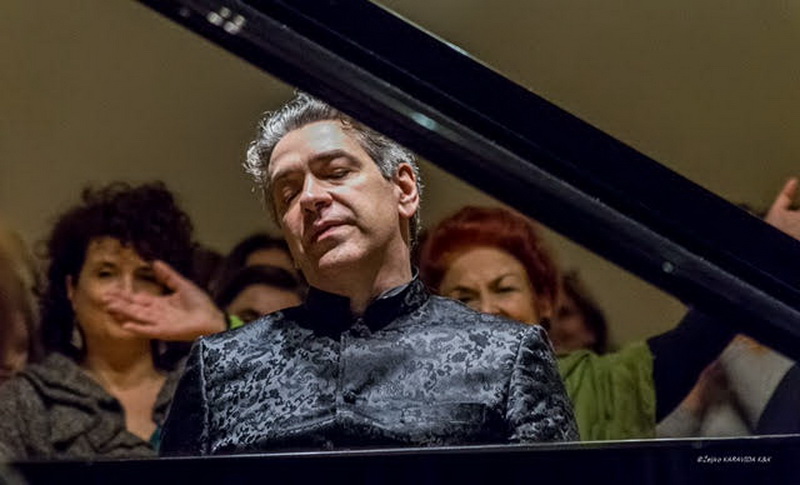 LOvro Pogorelić: “Kavalir za klavirom” u Svečanoj dvorani Sveučilišta u Zadru LOvro Pogorelić: “Kavalir za klavirom” u Svečanoj dvorani Sveučilišta u Zadru