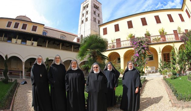 Sestre benediktinke u samostanu sv. Marije