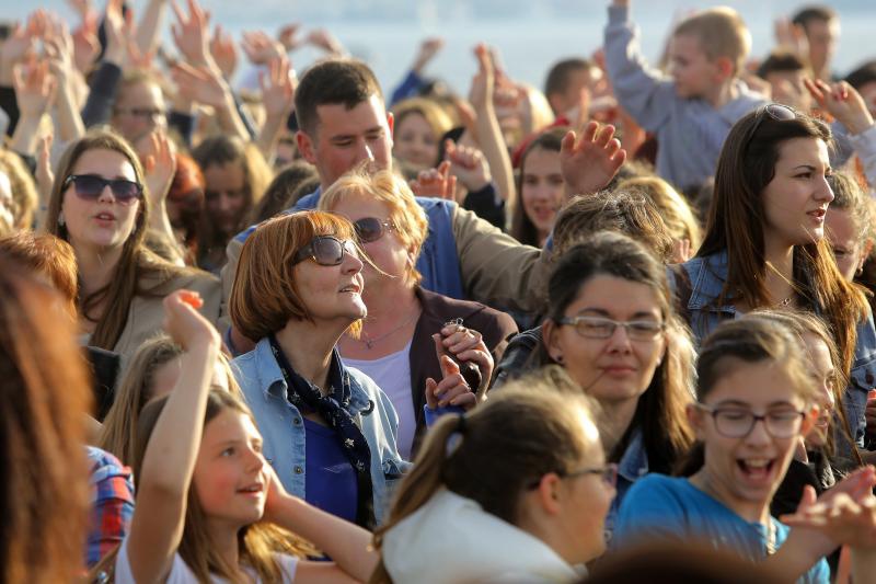 Pozdrav suncu: Snimanje spota uz “Happy” Pharrella Williamsa, Foto: Filip Brala/PIXSELL Pozdrav suncu: Snimanje spota uz “Happy” Pharrella Williamsa, Foto: Filip Brala/PIXSELL