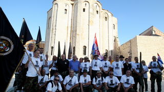 Zadar, 210812.
Hrvatski branitelji krenuli su jutros u hodnju koja ce trajati pet dana. Sudjeluju: Udruga veterana hrvatskih gardijskih postrojbi, Udruga veterana SJP MUP-a RH, UMDDRH Zadar, 210812.
Hrvatski branitelji krenuli su jutros u hodnju koja ce trajati pet dana. Sudjeluju: Udruga veterana hrvatskih gardijskih postrojbi, Udruga veterana SJP MUP-a RH, UMDDRH