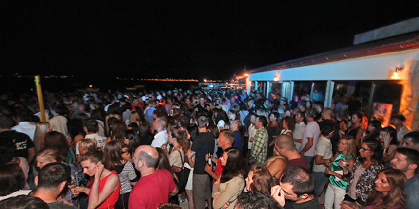 Hitch bar : Oliver (foto:Saša Čuka) Hitch bar : Oliver (foto:Saša Čuka)