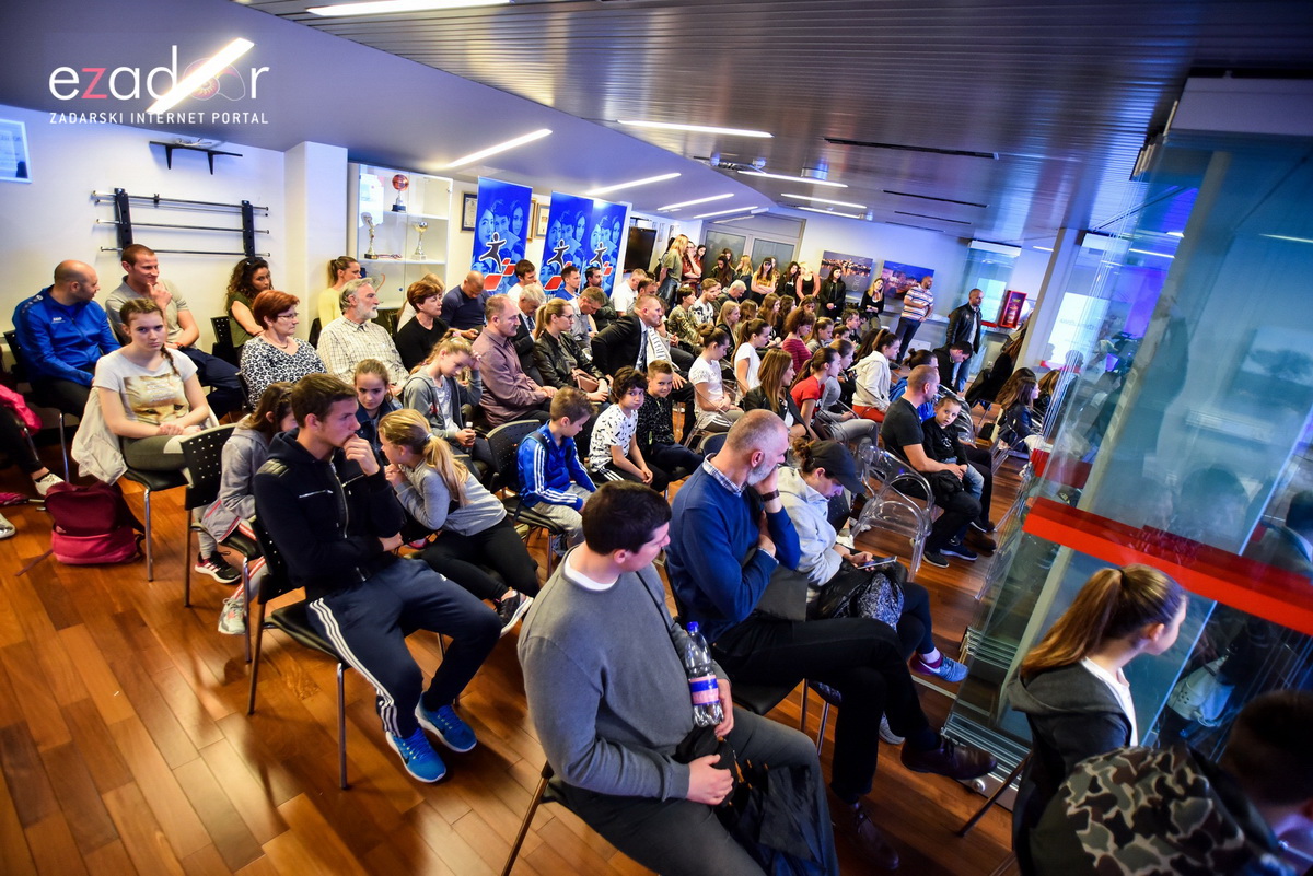 Na Višnjiku održana javna radionica “Zdravstveno usmjerena tjelesna aktivnost učenika” (ZUTA) Na Višnjiku održana javna radionica “Zdravstveno usmjerena tjelesna aktivnost učenika” (ZUTA)