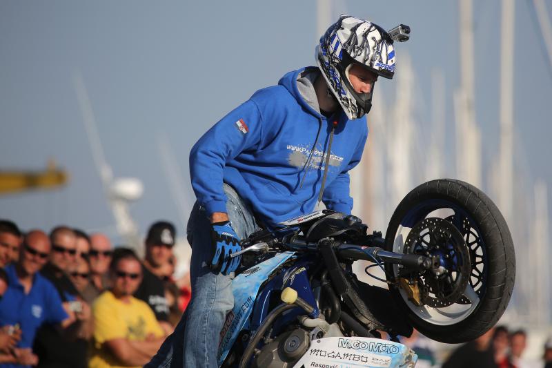 Vitrenjak: Moto vratolomije Nina Šarina Paky-ja, Foto: Filip Brala/PIXSELL Vitrenjak: Moto vratolomije Nina Šarina Paky-ja, Foto: Filip Brala/PIXSELL