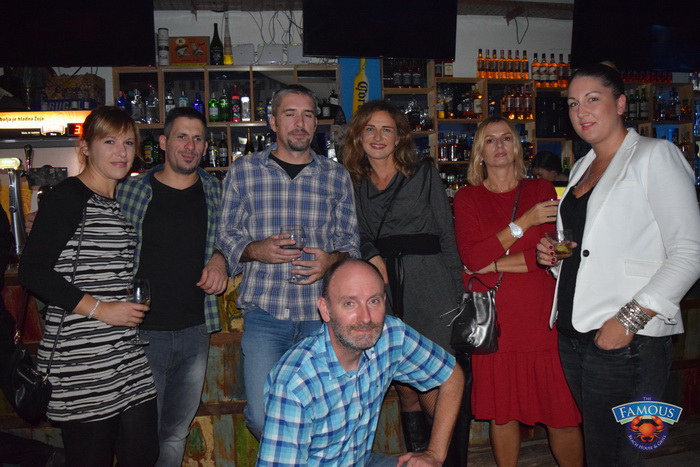 Songbusters i Elena Stella @ Famous Beach Bar & Grill Songbusters i Elena Stella @ Famous Beach Bar & Grill