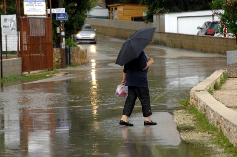 Otok Vir gotovo je potopljen uslijed jakog kišnog i grmljavinskog nevremena koje traje već drugi dan, Photo: Damir Špehar/PIXSELL Otok Vir gotovo je potopljen uslijed jakog kišnog i grmljavinskog nevremena koje traje već drugi dan, Photo: Damir Špehar/PIXSELL