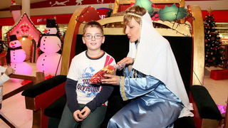 Sv. Luce razveselila mališane u Supernova centru, Foto: Iva Perinčić Sv. Luce razveselila mališane u Supernova centru, Foto: Iva Perinčić