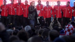 Zlatne tenisače na Trgu bana Josipa Jelačića dočekale tisuće navijača Zlatne tenisače na Trgu bana Josipa Jelačića dočekale tisuće navijača