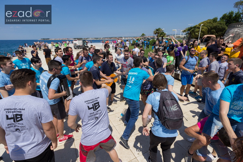 Ludijada zadarskih maturanata na Pozdravu suncu i Morskim orguljama