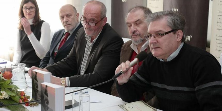 Zagreb – U Drustvu hrvatskih knjizevnika predstavljene su dvije knjige pisca Davora Velnica. Davor Velnic, Igor Zidic. Photo: Zarko Basic/PIXSELL Zagreb – U Drustvu hrvatskih knjizevnika predstavljene su dvije knjige pisca Davora Velnica. Davor Velnic, Igor Zidic. Photo: Zarko Basic/PIXSELL