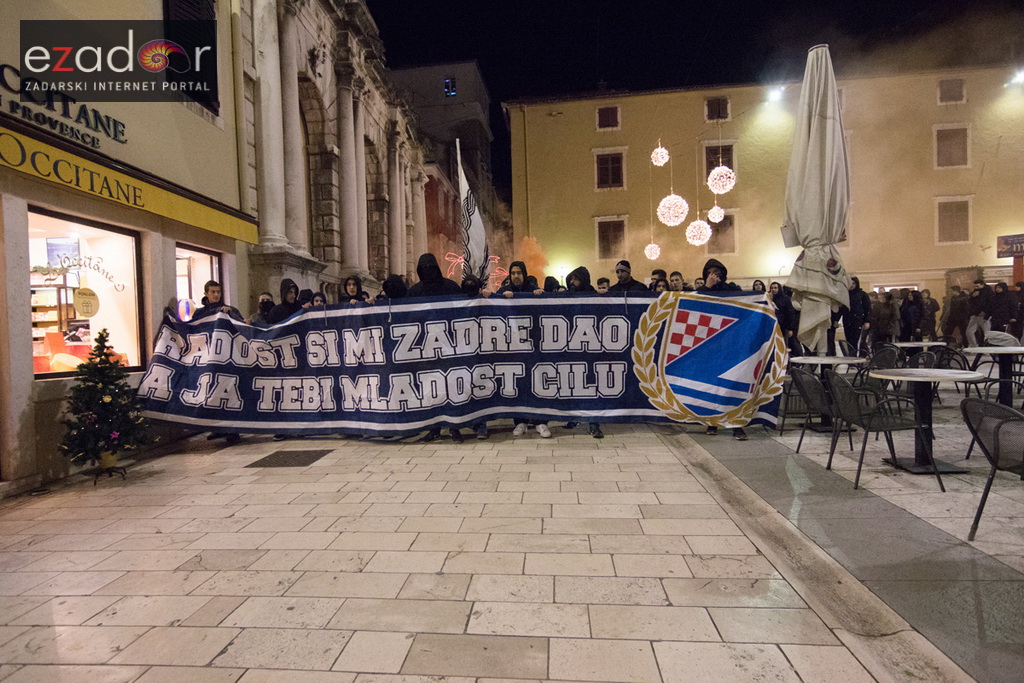 Okupljanje Tornada na Forumu i korteo do Krešinog doma Okupljanje Tornada na Forumu i korteo do Krešinog doma