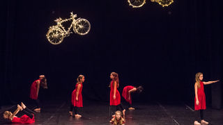 Božićna čestitka plesnog odjela Glazbene škole Blagoje Bersa