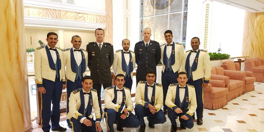 Hrvatski piloti posjetili kolege u Omanu Hrvatski piloti posjetili kolege u Omanu