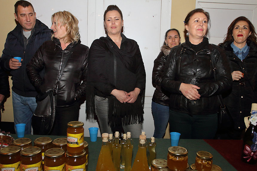 Bibinje: Božićni sajam na Trgu Franje Tuđmana Bibinje: Božićni sajam na Trgu Franje Tuđmana