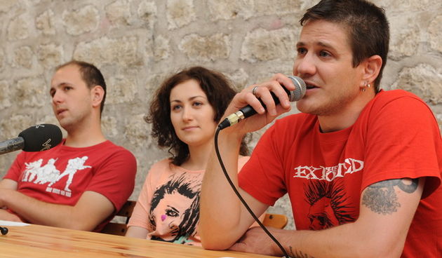 Zadar, 110611.
Od 23. do 25. lipnja u Zadru krece JUMF – Jader Urban Music Festival. Studentski zbor Sveucilista u Zadru, Udruga 
Sigureca i agencija Miga iz Osijeka, zajednickim snagama, pripremaju trodnevna koncertna dogadjanja na kojoj ce nastupiti naj