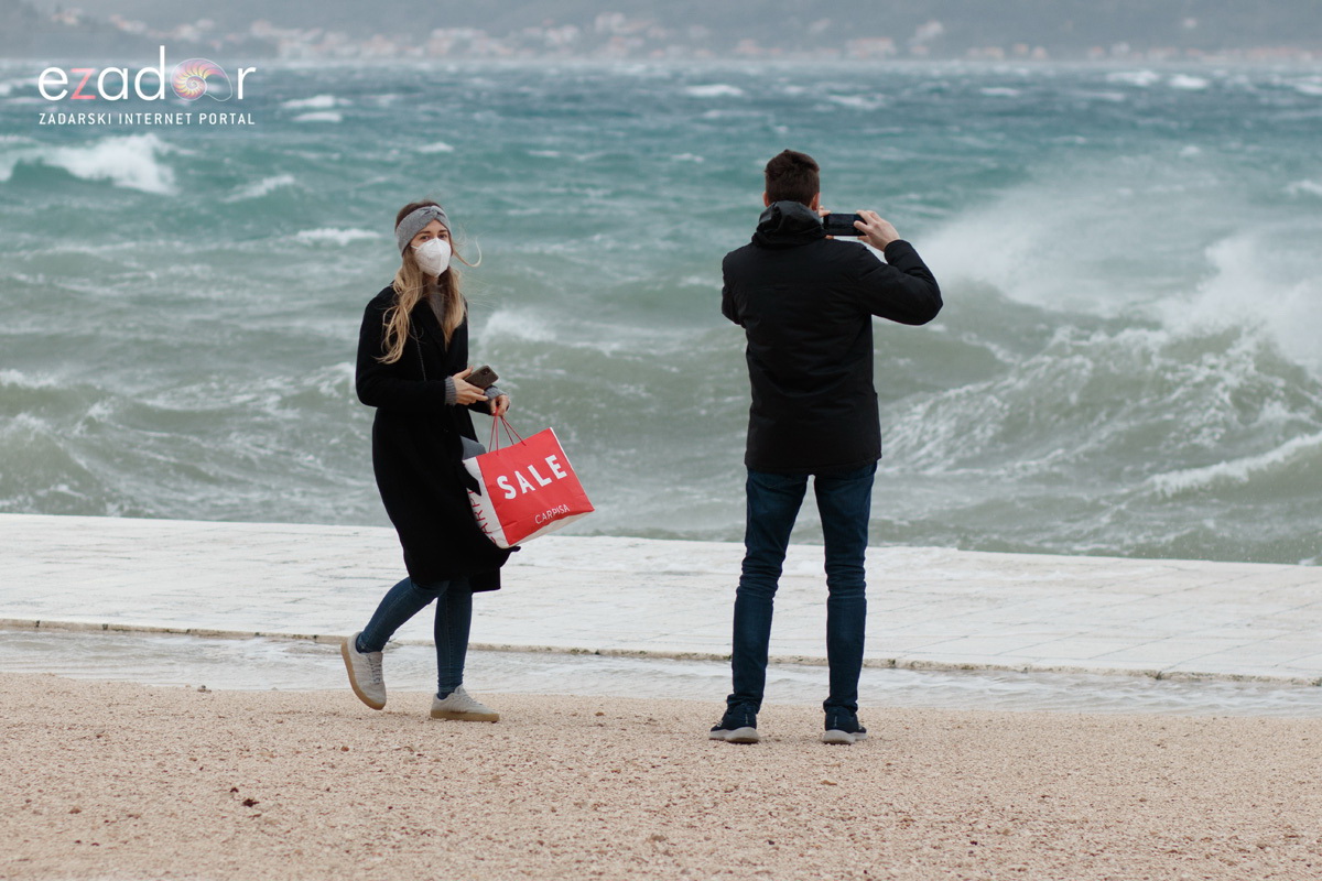 Đir po gradu, ponedjeljak 28. prosinca 2020. Đir po gradu, ponedjeljak 28. prosinca 2020.