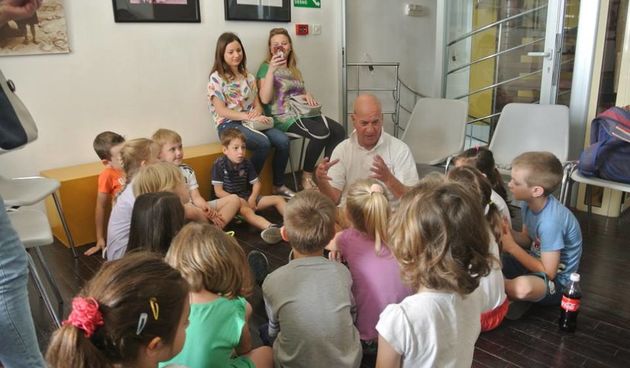 Ante Mihić mališanima pripovjedao o peteročićima