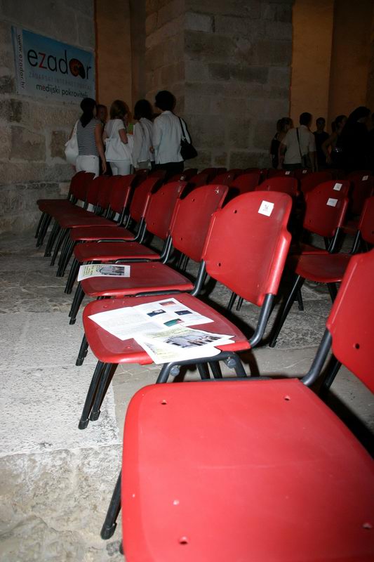 Image 1204779 (auto) Image 1204779 (auto)