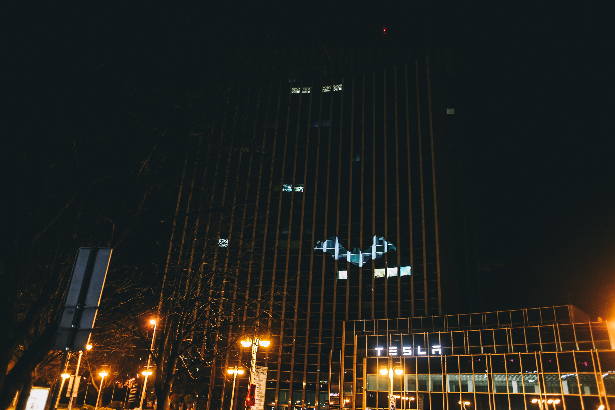 Pogledajte kako je sinoć Zagreb postao Gotham City Pogledajte kako je sinoć Zagreb postao Gotham City