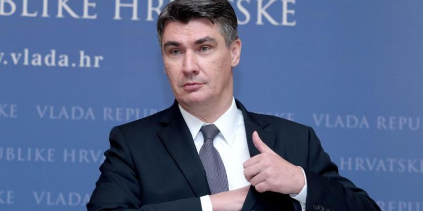 17.09.2013., Zagreb – Predsjednik Vlade Republike Hrvatske Zoran Milanovic sastao se u Banskim dvorima s predsjednikom Vlade Republike Makedonije Nikolom Gruevskim. Dvojica premijera odrzala su nakon sastanka konferenciju za medije. Photo: Patrik Macek/ 17.09.2013., Zagreb – Predsjednik Vlade Republike Hrvatske Zoran Milanovic sastao se u Banskim dvorima s predsjednikom Vlade Republike Makedonije Nikolom Gruevskim. Dvojica premijera odrzala su nakon sastanka konferenciju za medije. Photo: Patrik Macek/