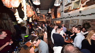 Tisuće Zadrana uživalo na krcatom Narodnom trgu i Tgu Petra Zoranića uz Tomislava Bralića i klapu Intrade Tisuće Zadrana uživalo na krcatom Narodnom trgu i Tgu Petra Zoranića uz Tomislava Bralića i klapu Intrade