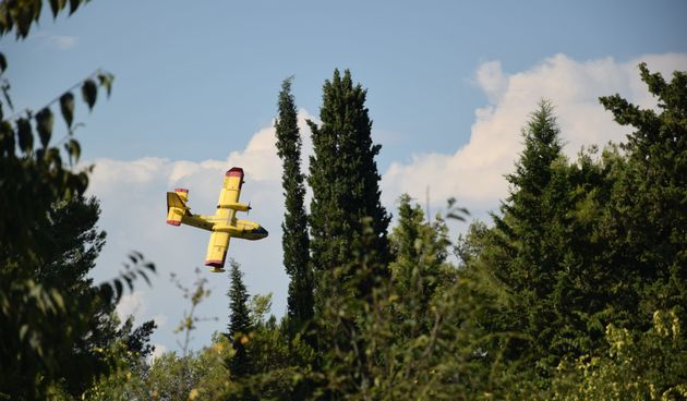 Zračne i kopnene snage gase požar kod Kožina