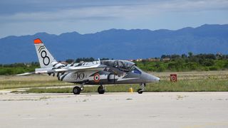 Tri francuska vojna aviona Dassault Alphajet u posjeti bazi Zemunik