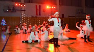 Plesna Božićna čarolija na otoku Pagu