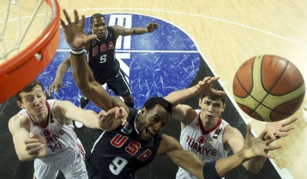 Durant, Iguodala, Asik, Ilyasova / Reuters
