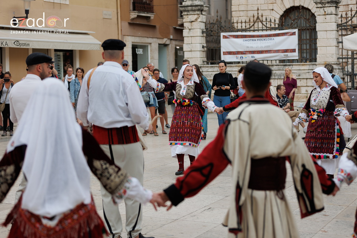 Smotra folklora Zadarske županije @ Narodni trg