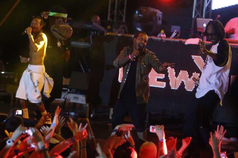 10.07.2013., Novalja – Americki reper Snoop Dogg, odnosno Snoop Lion, nastupio je u prepunom klubu Papaya na Zrcu u sklopu Fresh Island festivala. Photo: Filip Brala/PIXSELL 10.07.2013., Novalja – Americki reper Snoop Dogg, odnosno Snoop Lion, nastupio je u prepunom klubu Papaya na Zrcu u sklopu Fresh Island festivala. Photo: Filip Brala/PIXSELL