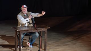 Enio Meštrović-Ričard u Osijeku izveo svoju komediju “Oči Uoči Zgospod’non”