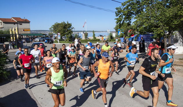Utrka Starigrad- Veliko rujno – start