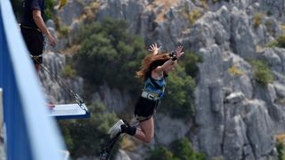 Bungee jumping, atrakcija sa Šibenskoga mosta privlači mnoge domaće i strane turiste