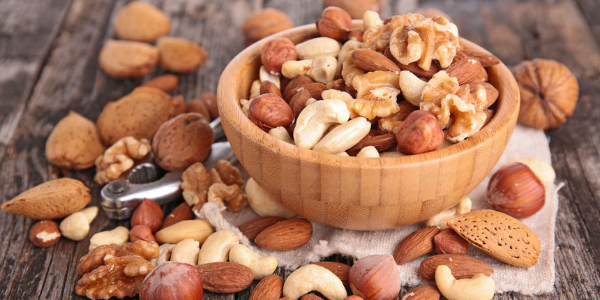 Orašasti plodovi – sirovi sadrže puno više željeza, magnezija i fosfora, nego prženi. Orašasti plodovi – sirovi sadrže puno više željeza, magnezija i fosfora, nego prženi.