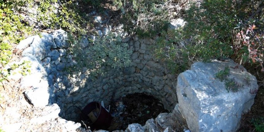 Bunar u kojem pronadjen ranjeni mladic