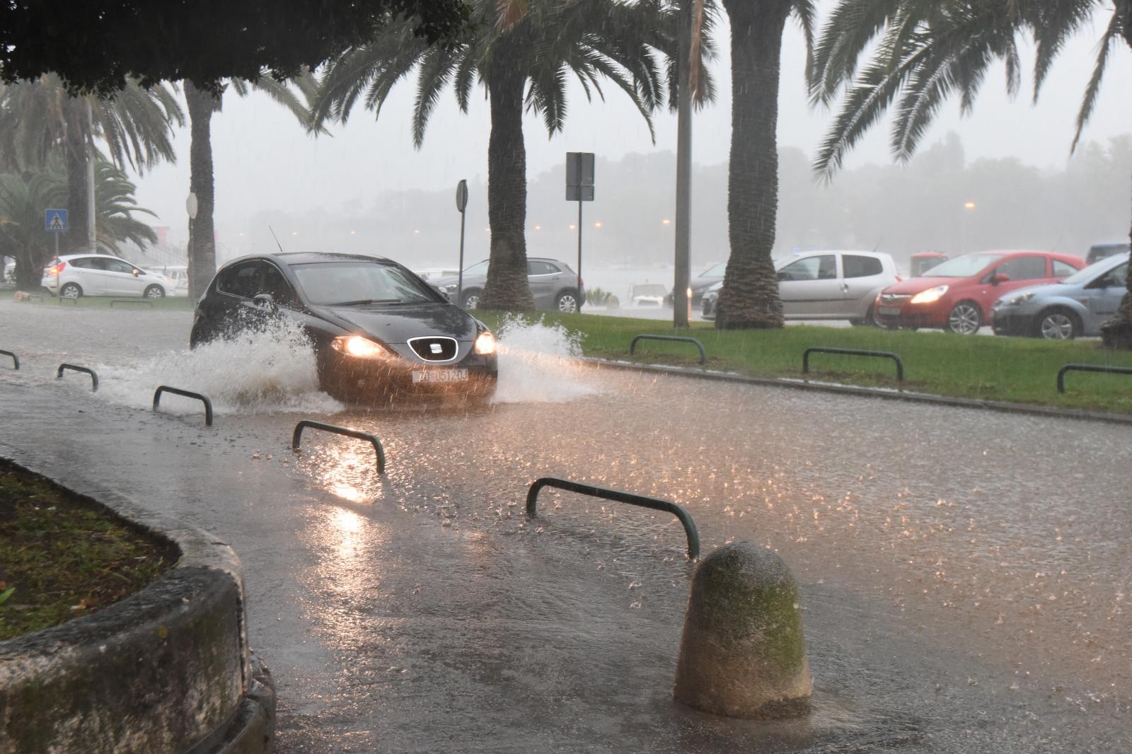 Kišna kataklizma u Zadru: poplavljen cijeli grad