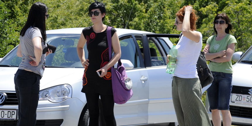 Jezero Brljan kod Oklaja ,270611.
Policija ,HGSS pretrazuju jezero Brljan na rijeci Krki u potrazi za tijelom Antonije Bilic
Sestra Antonija Bilic Ana dosla je do policijskog punkta i dala izjavu u kojoj kaze da joj je sestra ziva.
Foto: Niksa Stipanice Jezero Brljan kod Oklaja ,270611.
Policija ,HGSS pretrazuju jezero Brljan na rijeci Krki u potrazi za tijelom Antonije Bilic
Sestra Antonija Bilic Ana dosla je do policijskog punkta i dala izjavu u kojoj kaze da joj je sestra ziva.
Foto: Niksa Stipanice