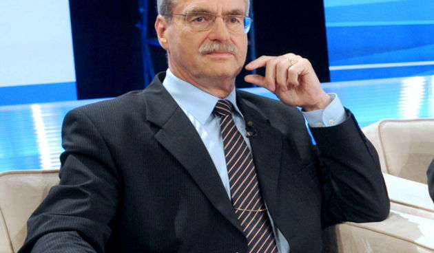 Zagreb, 221209. 
Prisavlje 13, studio HRT-a.
Suceljavanje predsjednickih kandidata.
Na slici: Andrija Hebrang.
Foto: Damir Krajac / CROPIX