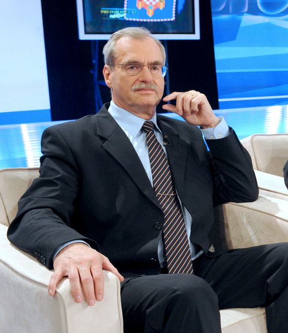 Zagreb, 221209. 
Prisavlje 13, studio HRT-a.
Suceljavanje predsjednickih kandidata.
Na slici: Andrija Hebrang.
Foto: Damir Krajac / CROPIX