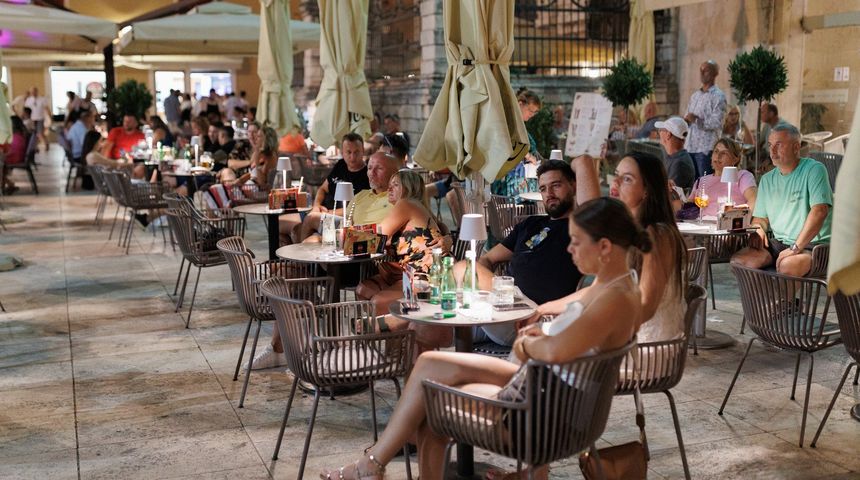 Rockatansky Band na Narodnom trgu u Zadru Rockatansky Band na Narodnom trgu u Zadru